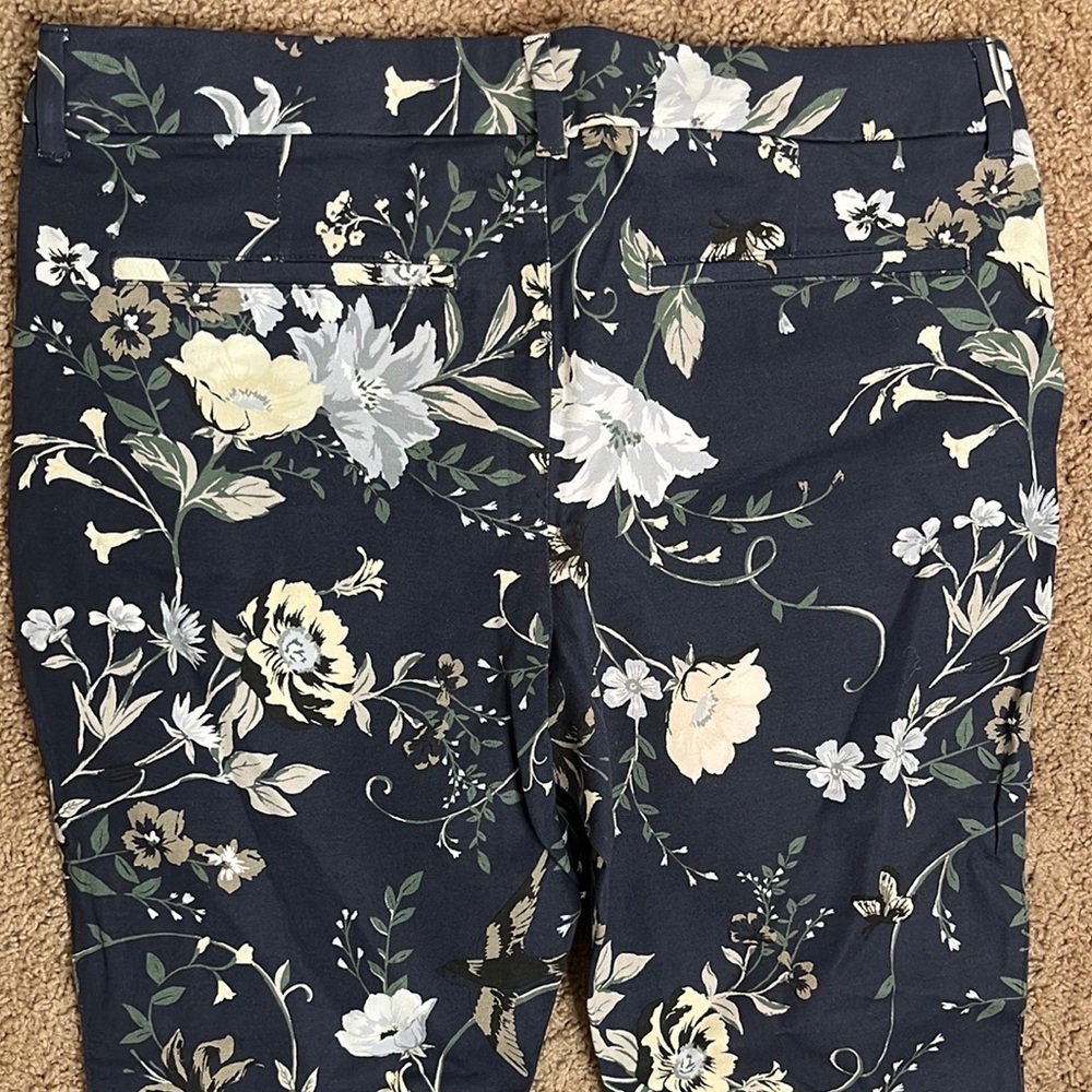 Navy Floral Mid-Ride Pixie Pants - Picture 4 of 9